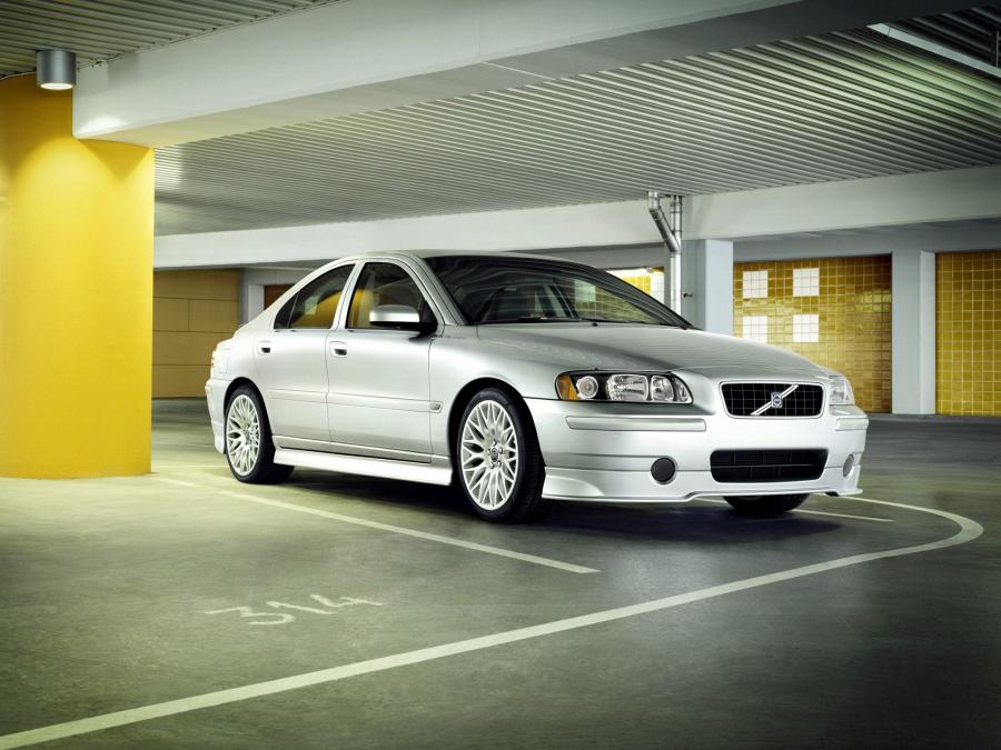  Volvo S60 Sport 2004 года  (фото 4 из 7)